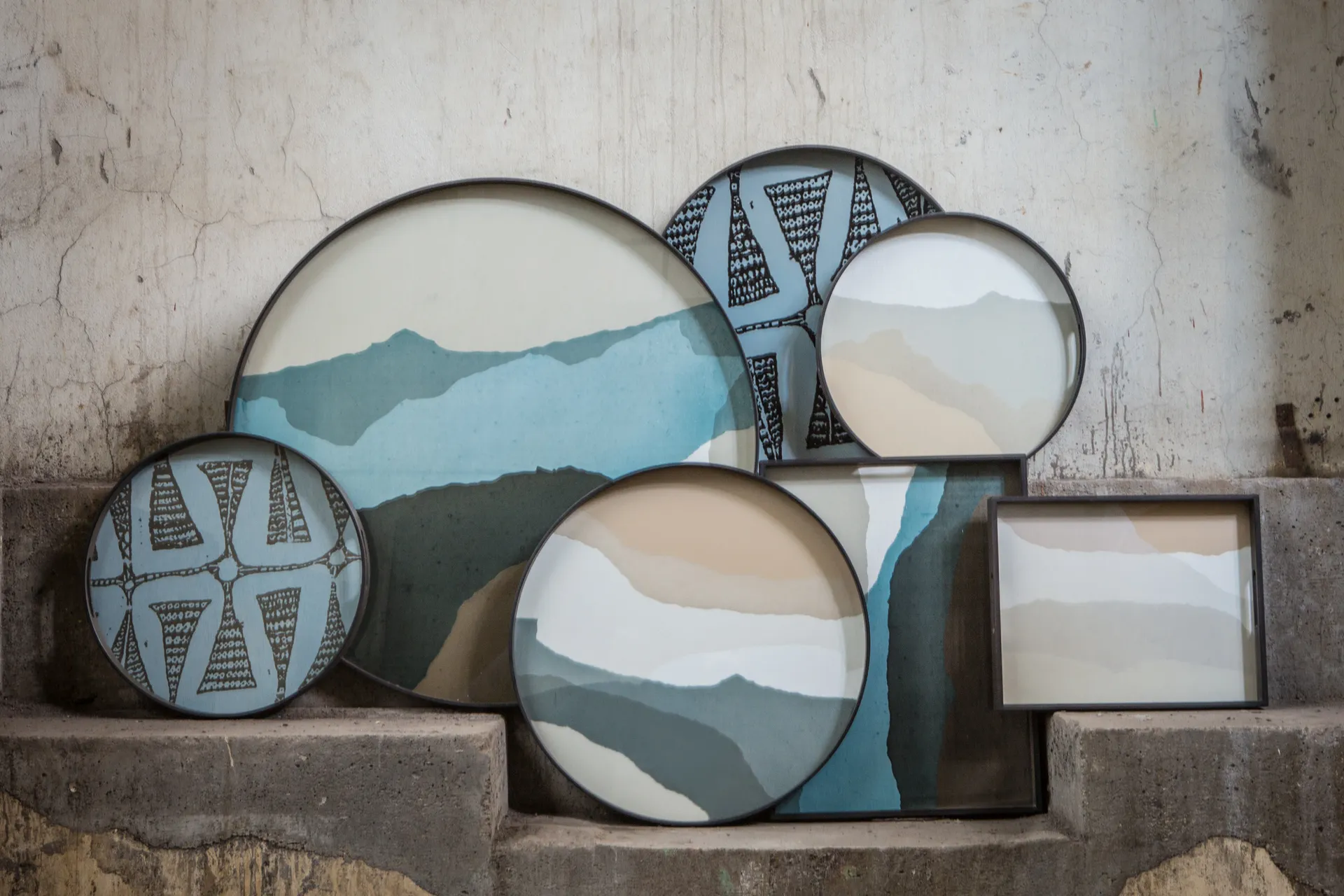 Installation verschieden großer Ethnicraft Glastabletts