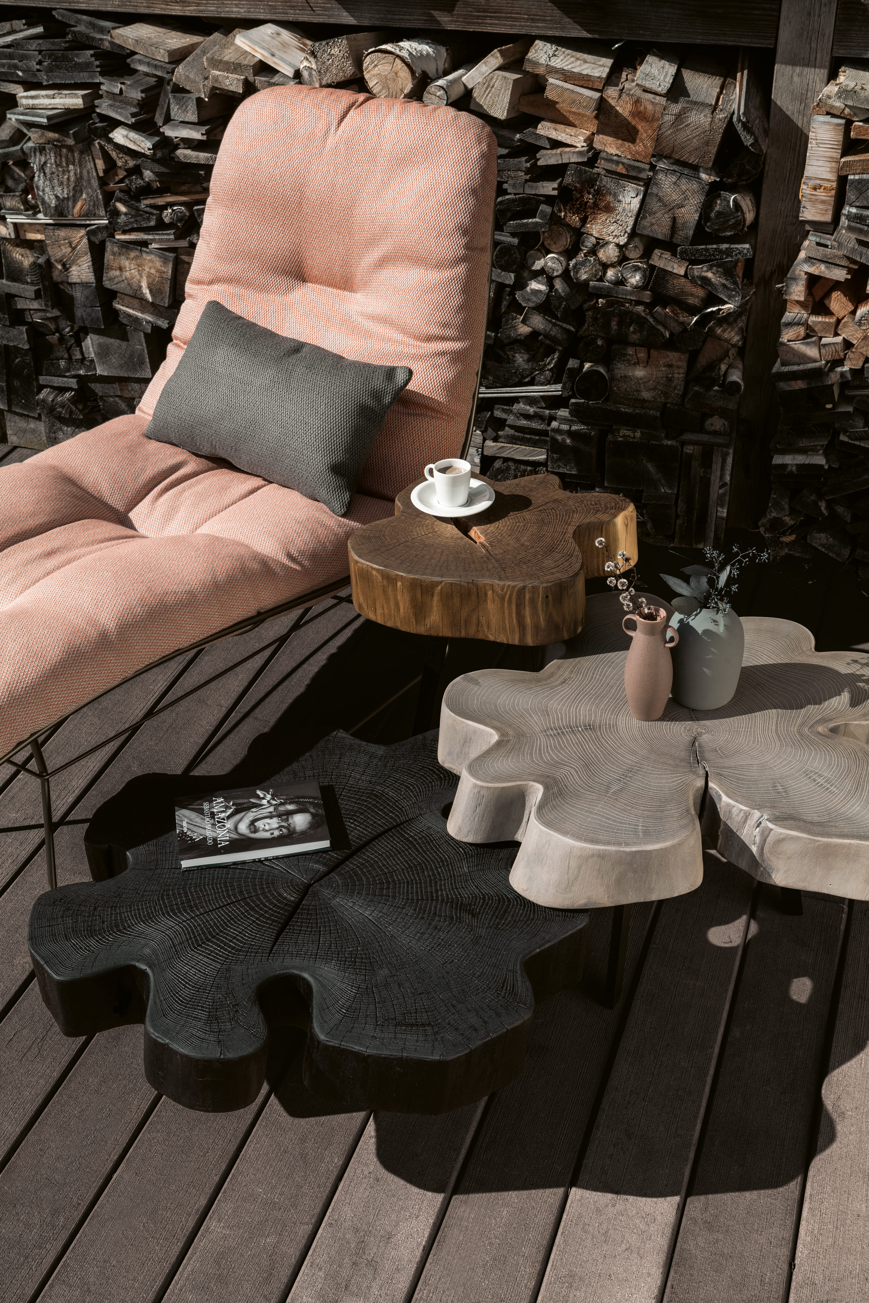 Bild der organischen Janua Stomp Beistelltische