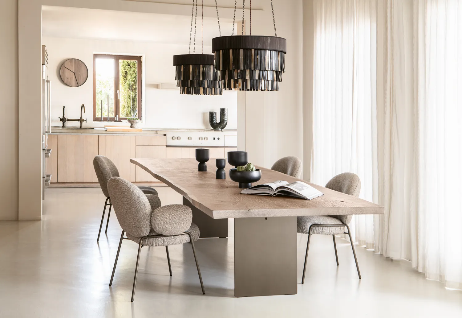 Tisch des Janua Tisches SK08 in einem Esszimmer